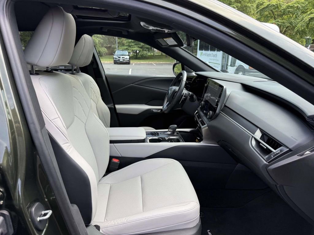 Used 2024 Lexus RX 350 Premium w/ Accessory Package (Z1) image 15