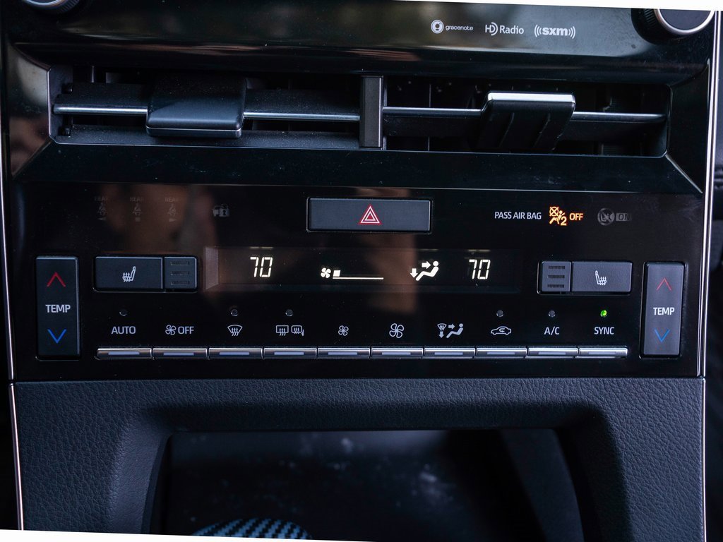 Used 2019 Toyota Avalon XSE image 24