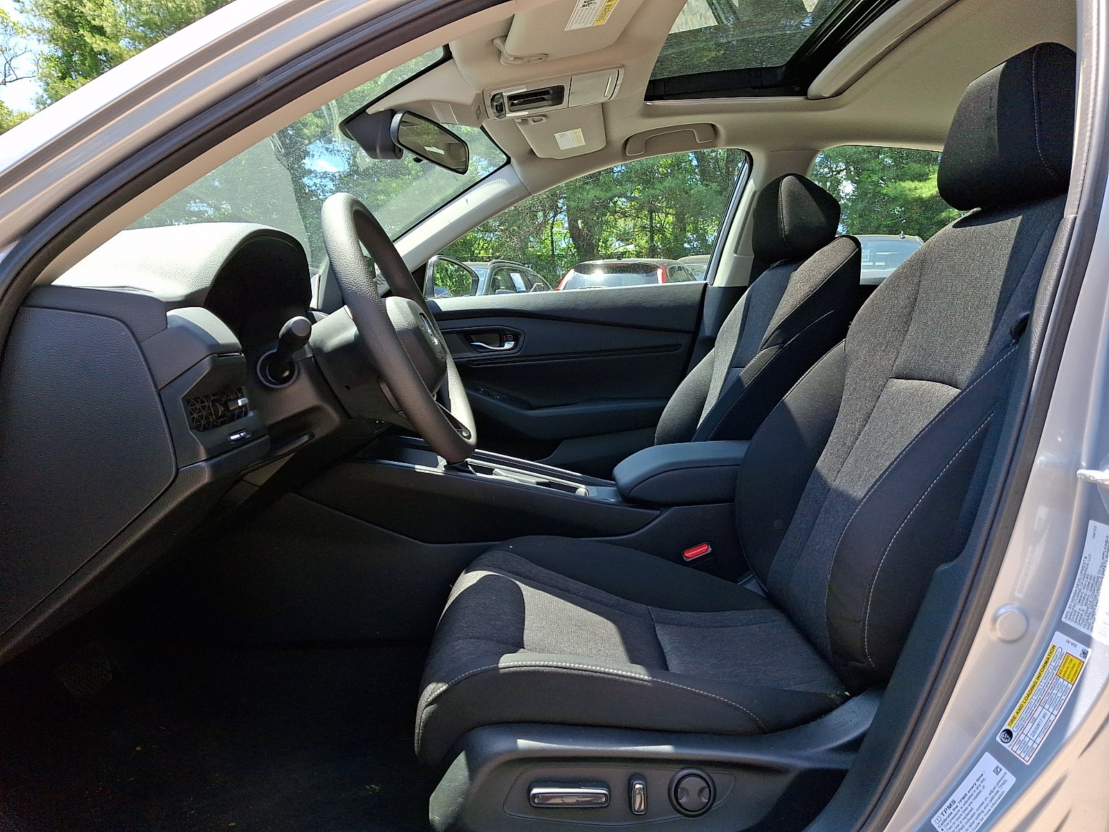 Used 2023 Honda Accord EX image 13