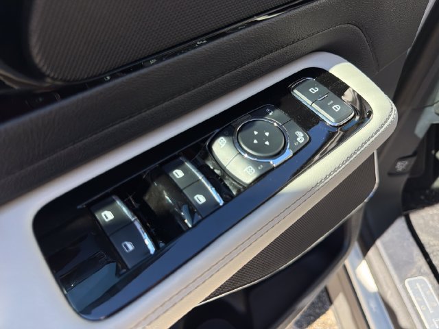 New 2027 Lincoln Aviator AWD image 23