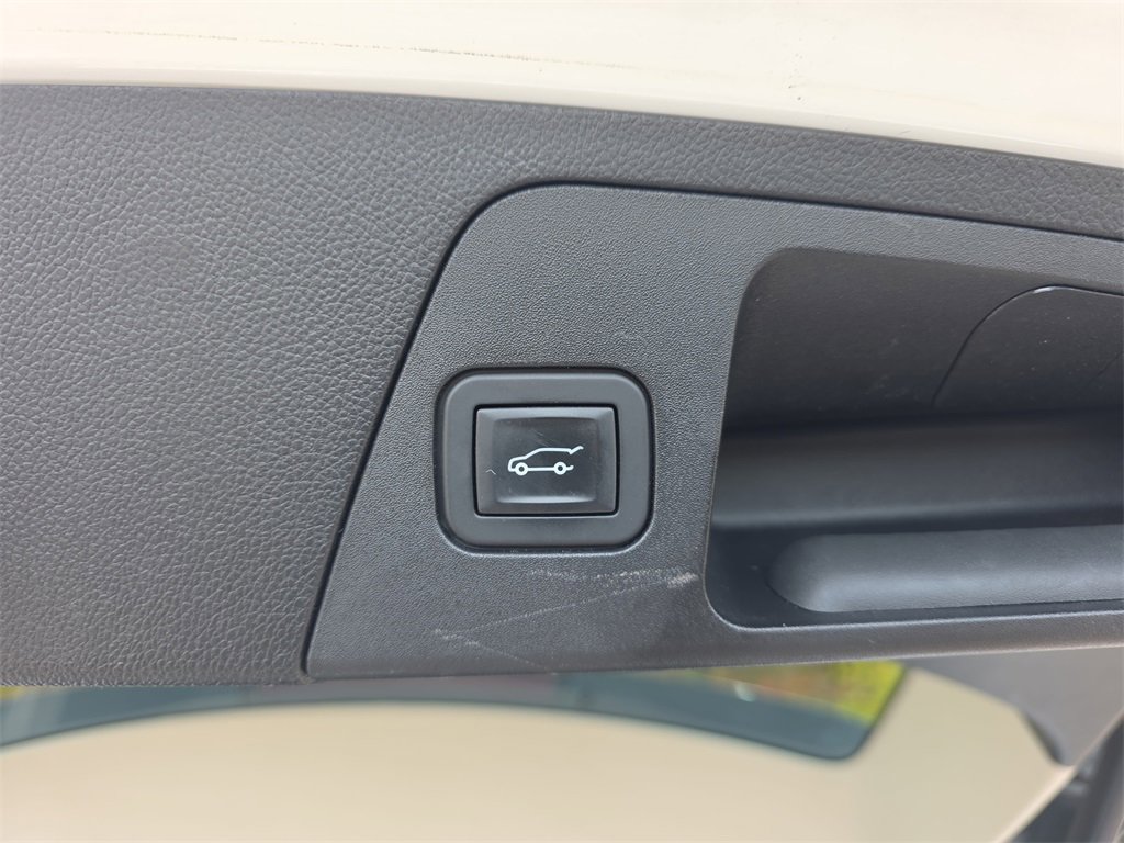 Certified 2019 Buick Envision Essence w/ LPO, Cargo Package image 13