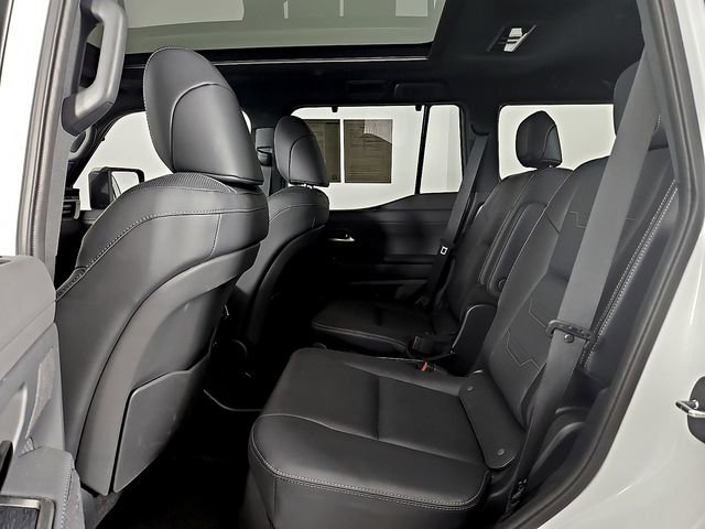 Used 2024 Lexus GX 550 w/ Accessory Package (Z1) AWD/4WD image 12