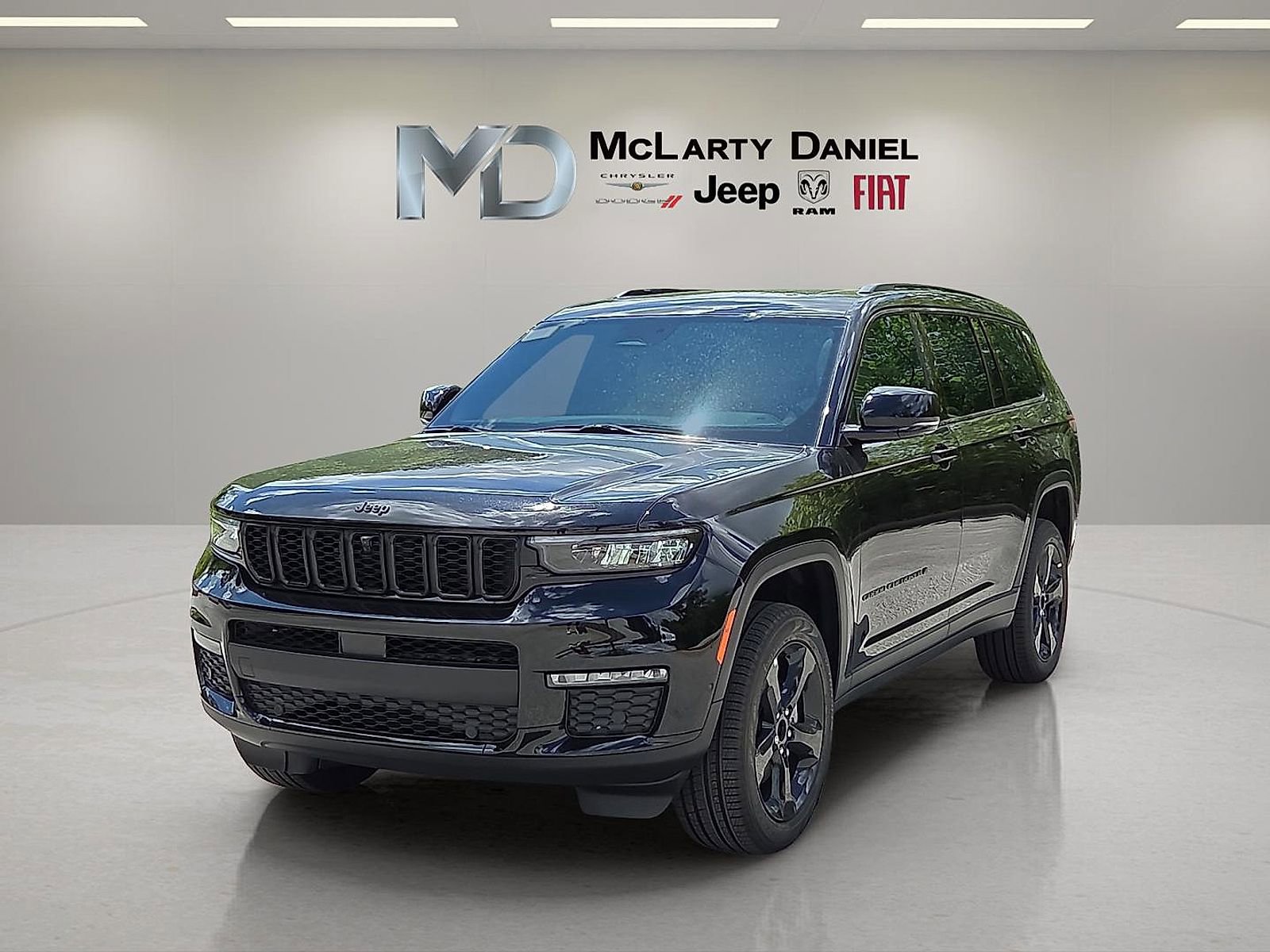 New 2025 Jeep Grand Cherokee L Limited w/ Luxury Tech Group II image 2