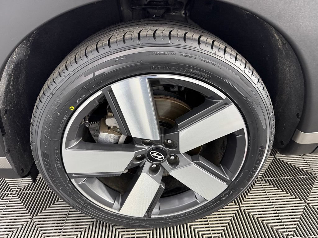 Used 2024 Hyundai Santa Fe Limited AWD/4WD image 10