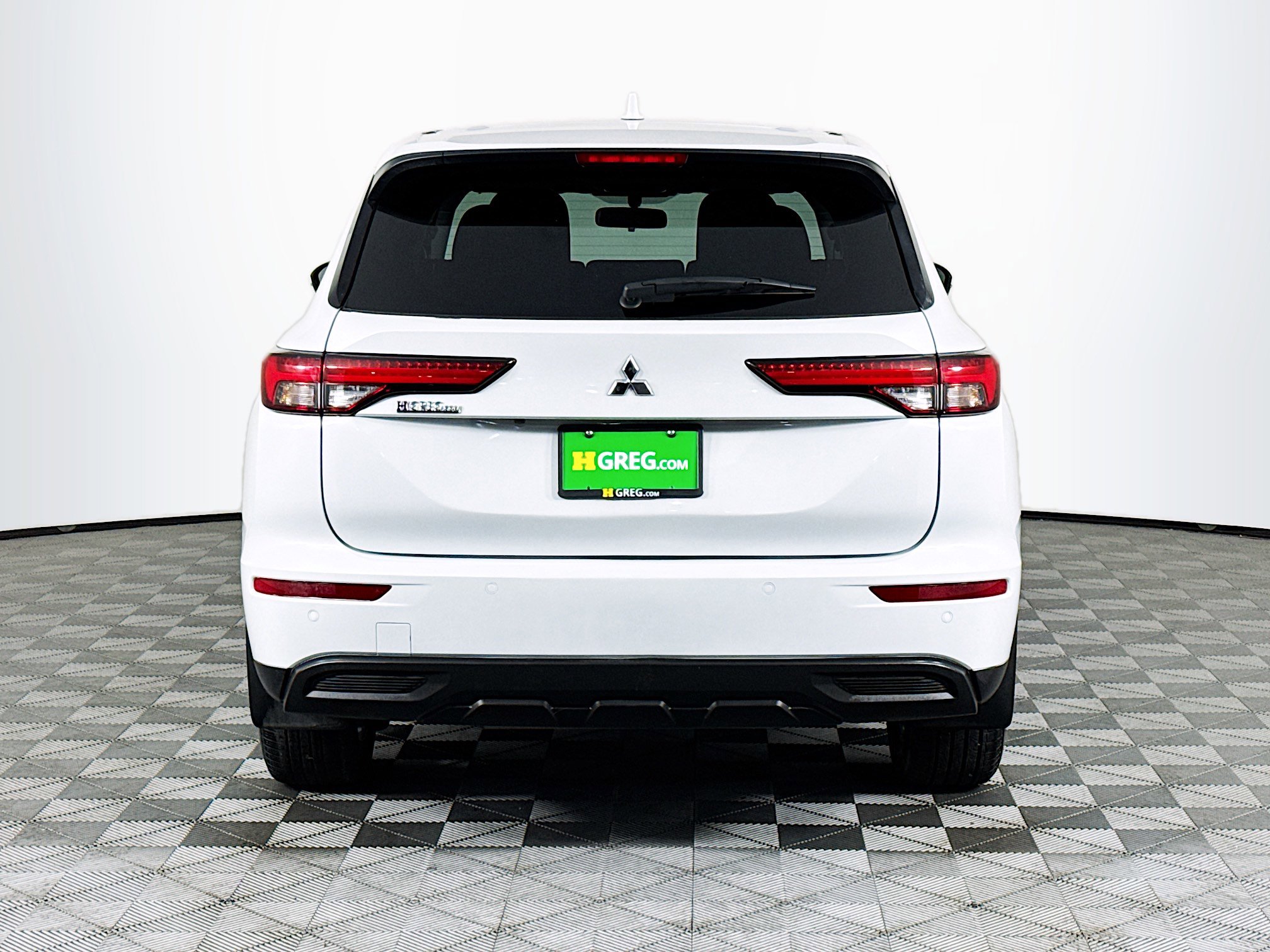 Used 2024 Mitsubishi Outlander ES image 8