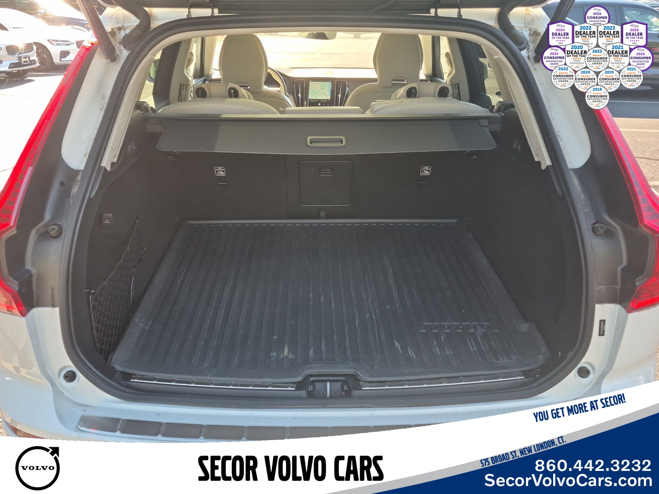 Used 2022 Volvo XC60 B5 Inscription w/ Advanced Package AWD/4WD image 6