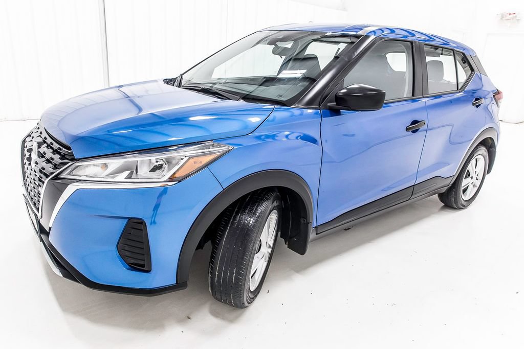 Used 2025 Nissan Kicks Play S FWD image 2