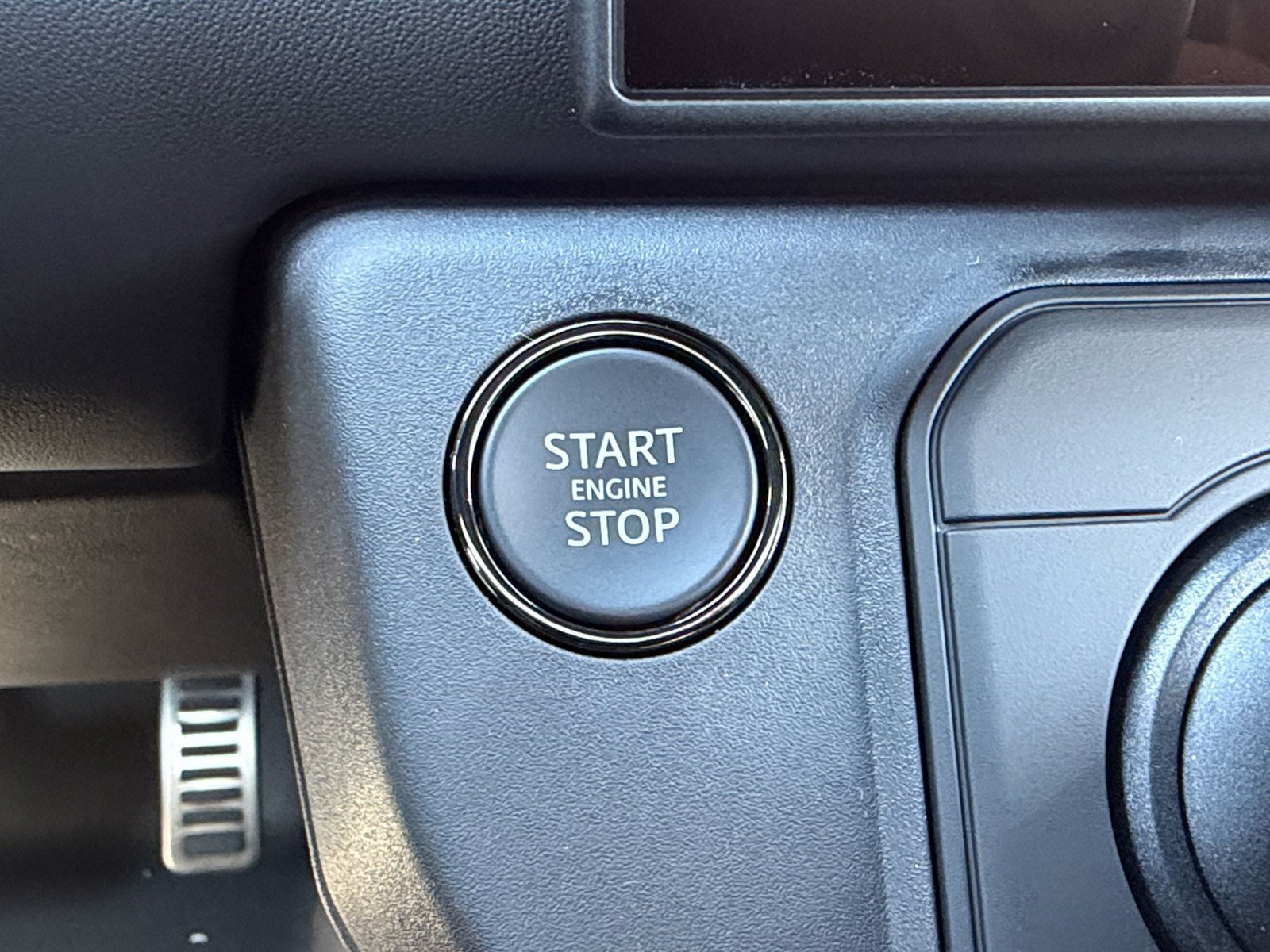 New 2026 Land Rover Defender 110 OCTA AWD/4WD image 17