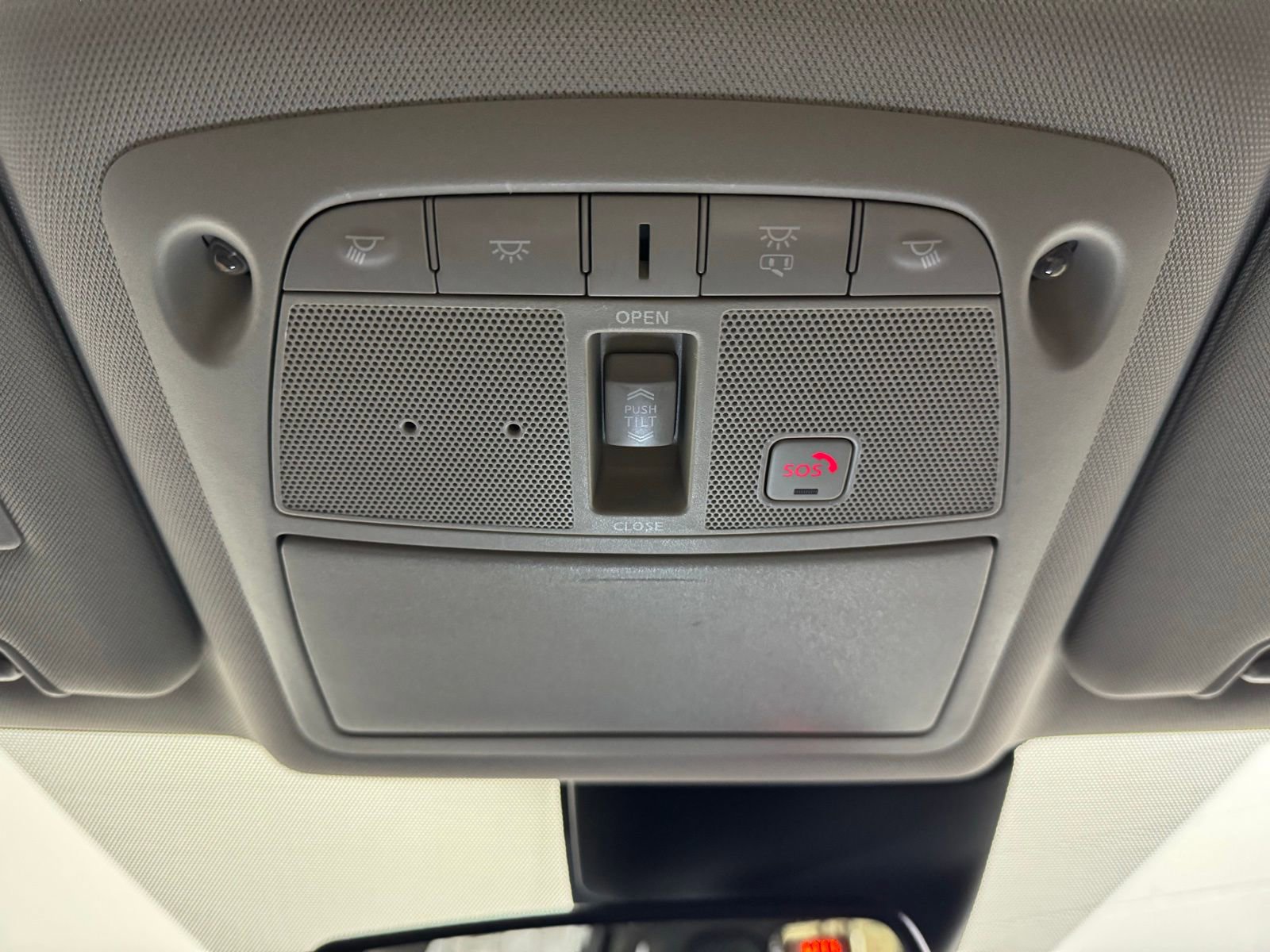 Used 2017 Nissan Rogue SL w/ SL Premium Package image 27