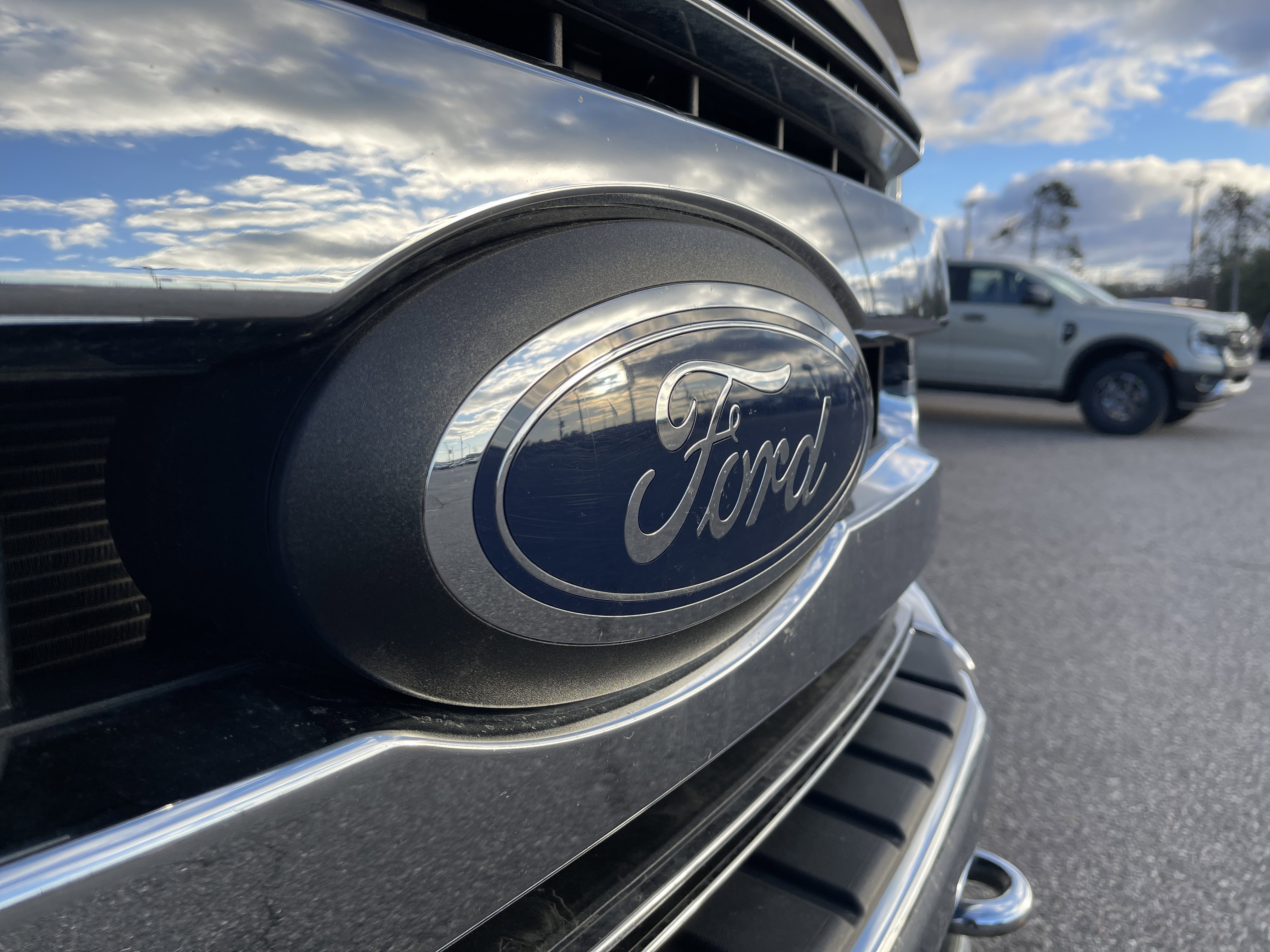 Certified 2022 Ford F350 XLT w/ XLT Premium Package image 30