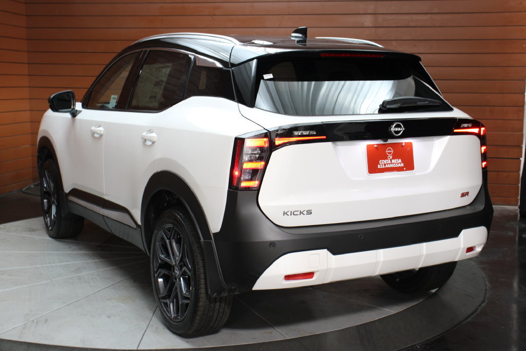 New 2026 Nissan Kicks SR FWD image 20