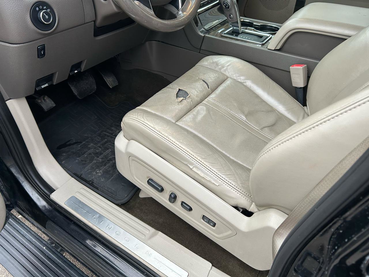 Used 2015 Lincoln Navigator L 4WD image 10