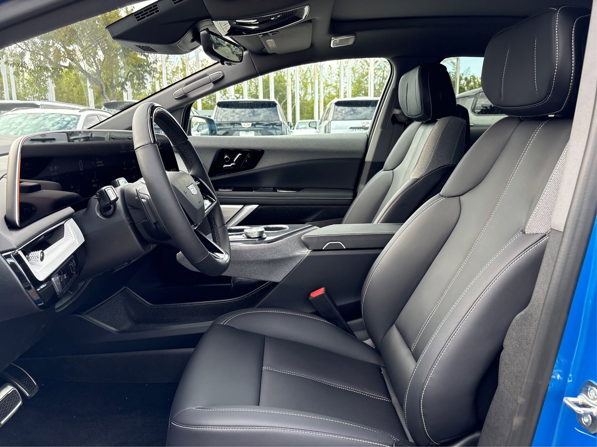 New 2026 Cadillac Optiq Luxury 1 image 9