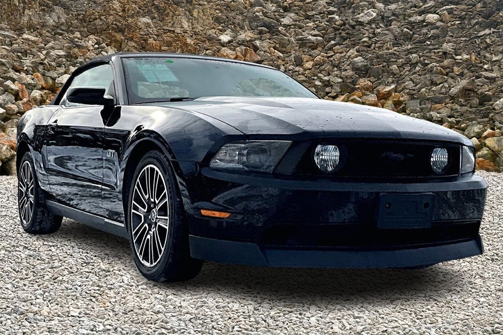 Used 2010 Ford Mustang GT image 10