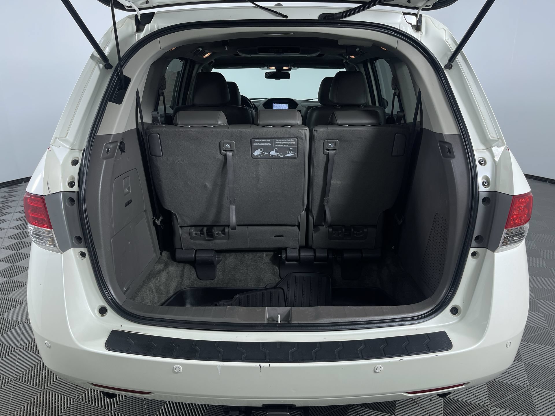 Used 2015 Honda Odyssey Touring Elite image 27