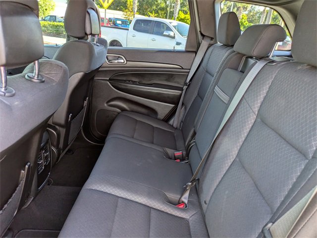 Used 2019 Jeep Grand Cherokee Laredo w/ 18" Wheel & 8.4" Radio Group image 15