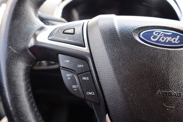 Used 2020 Ford Edge Titanium image 25