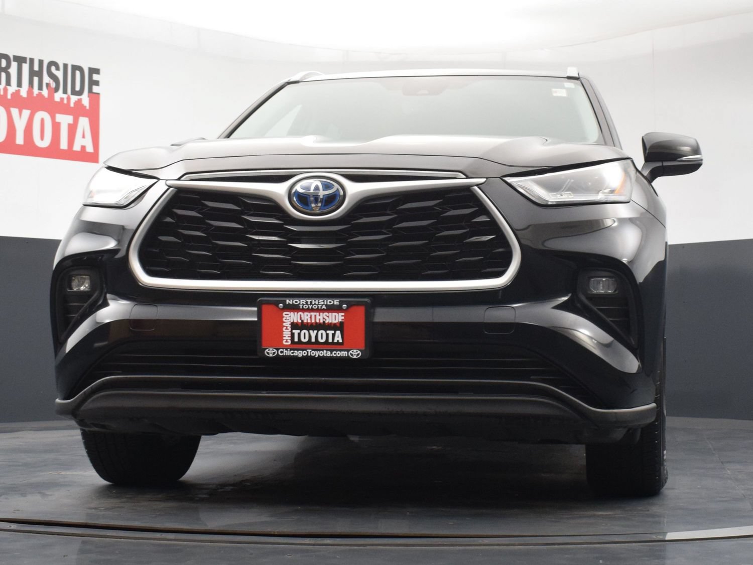 Used 2024 Toyota Highlander XLE AWD/4WD image 34