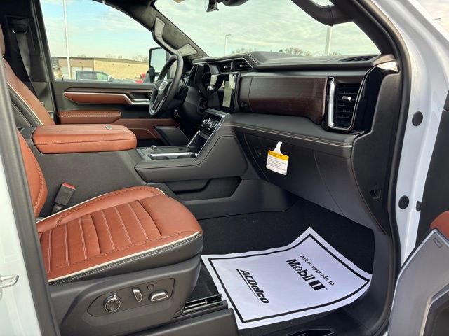 New 2026 GMC Sierra 3500 Denali Ultimate w/ LPO, Black Badging Package image 25