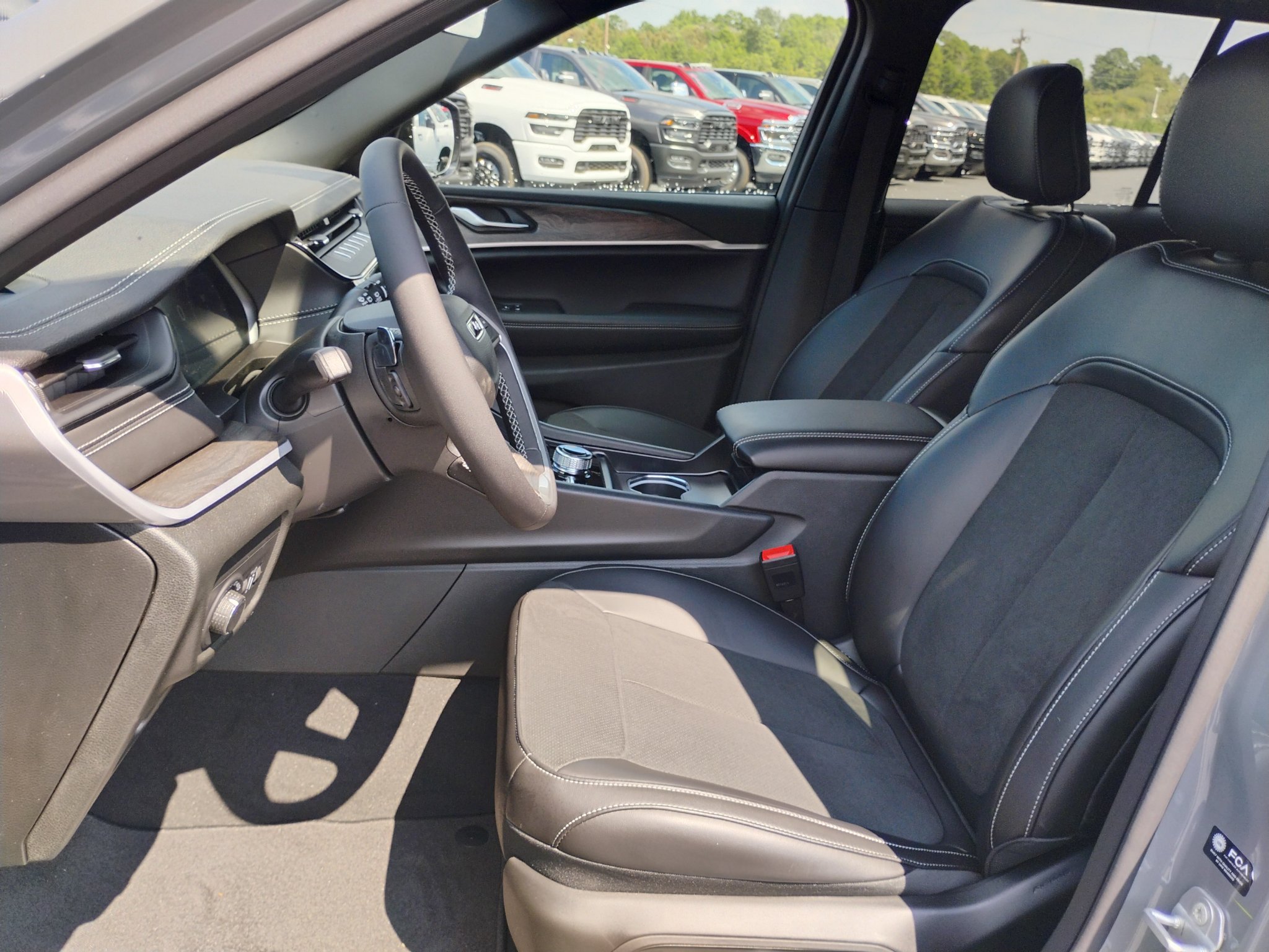 New 2027 Jeep Grand Cherokee Altitude AWD/4WD image 22