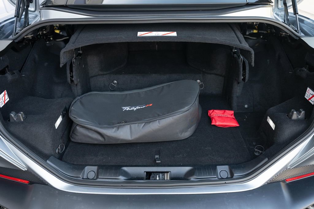 Certified 2022 Ferrari Portofino M image 26