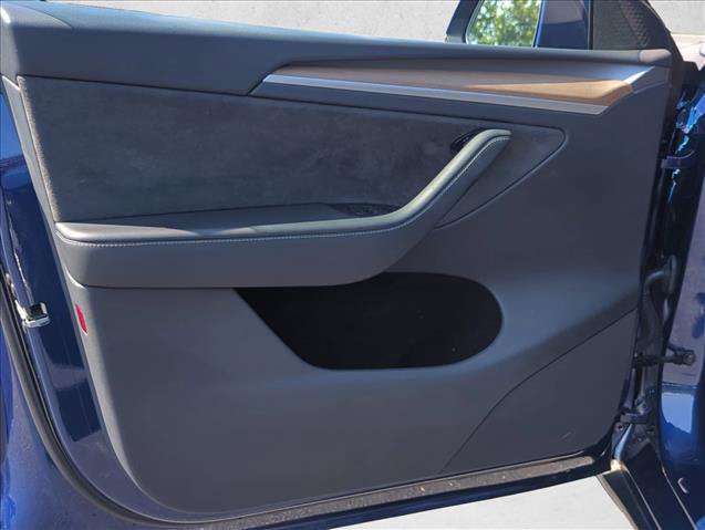 Used 2023 Tesla Model Y Long Range AWD/4WD image 18