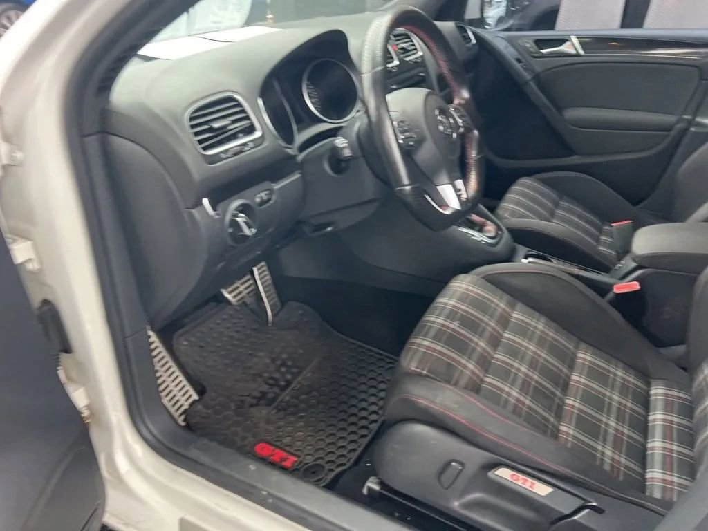 Used 2014 Volkswagen GTI Wolfsburg Edition image 38