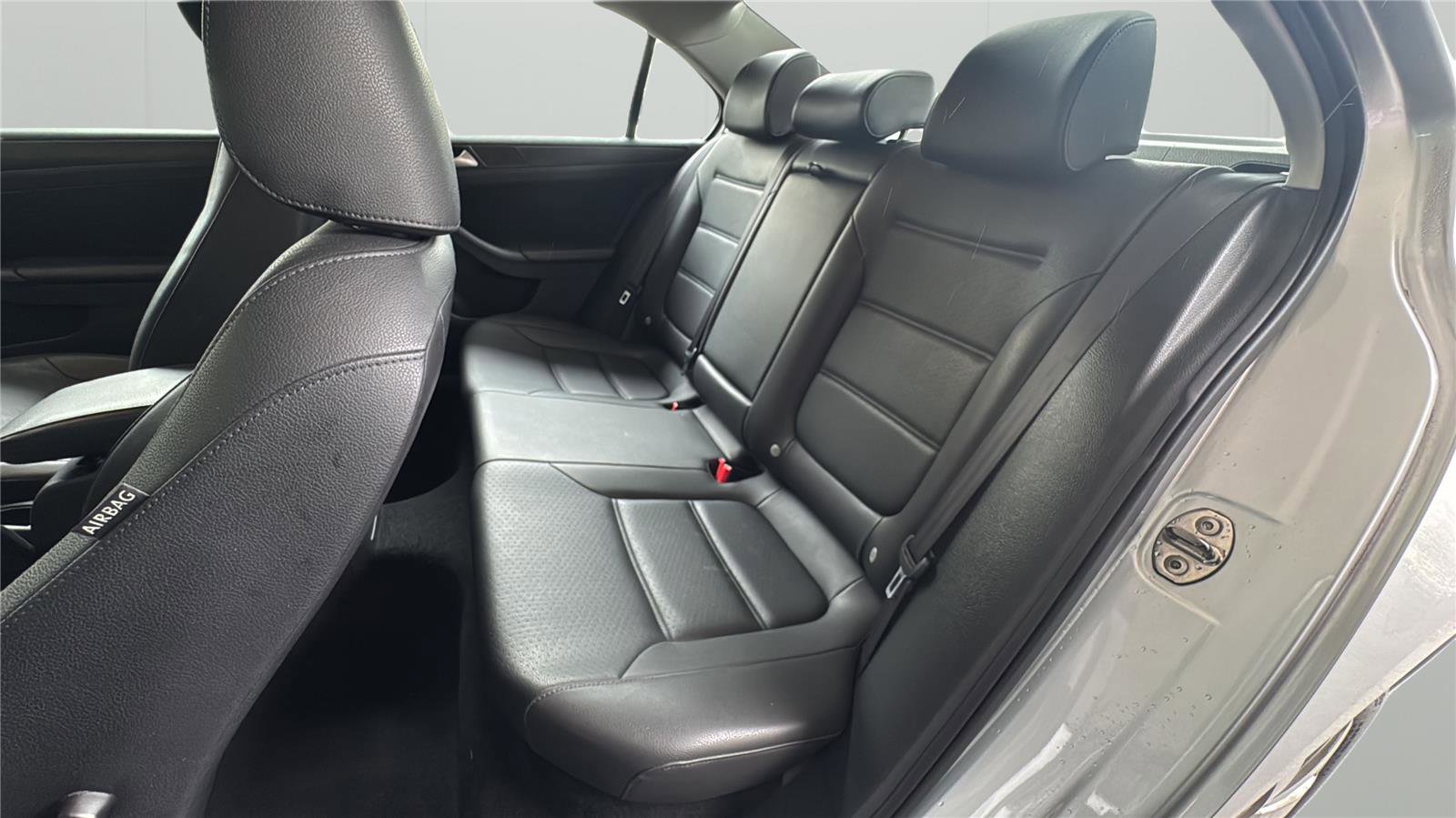 Used 2014 Volkswagen Jetta SE FWD image 11