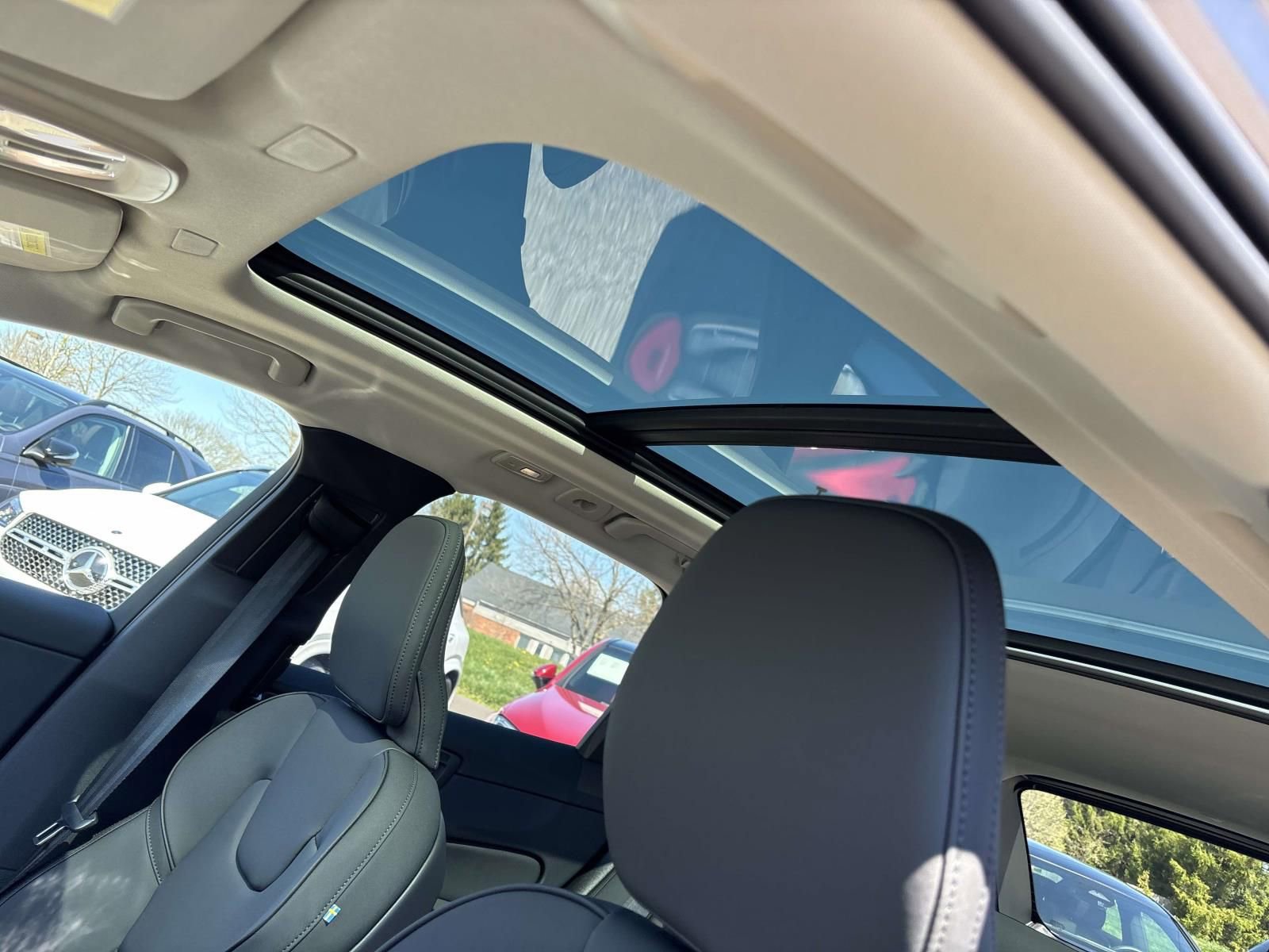 New 2026 Volvo XC60 B5 Plus AWD/4WD image 24