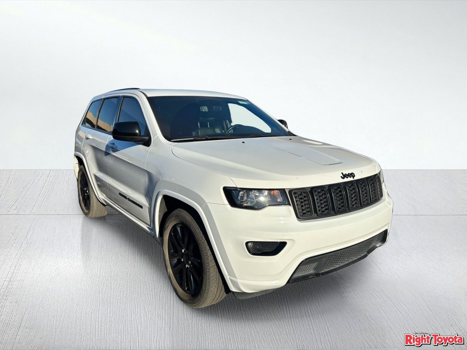 Used 2020 Jeep Grand Cherokee Altitude image 5