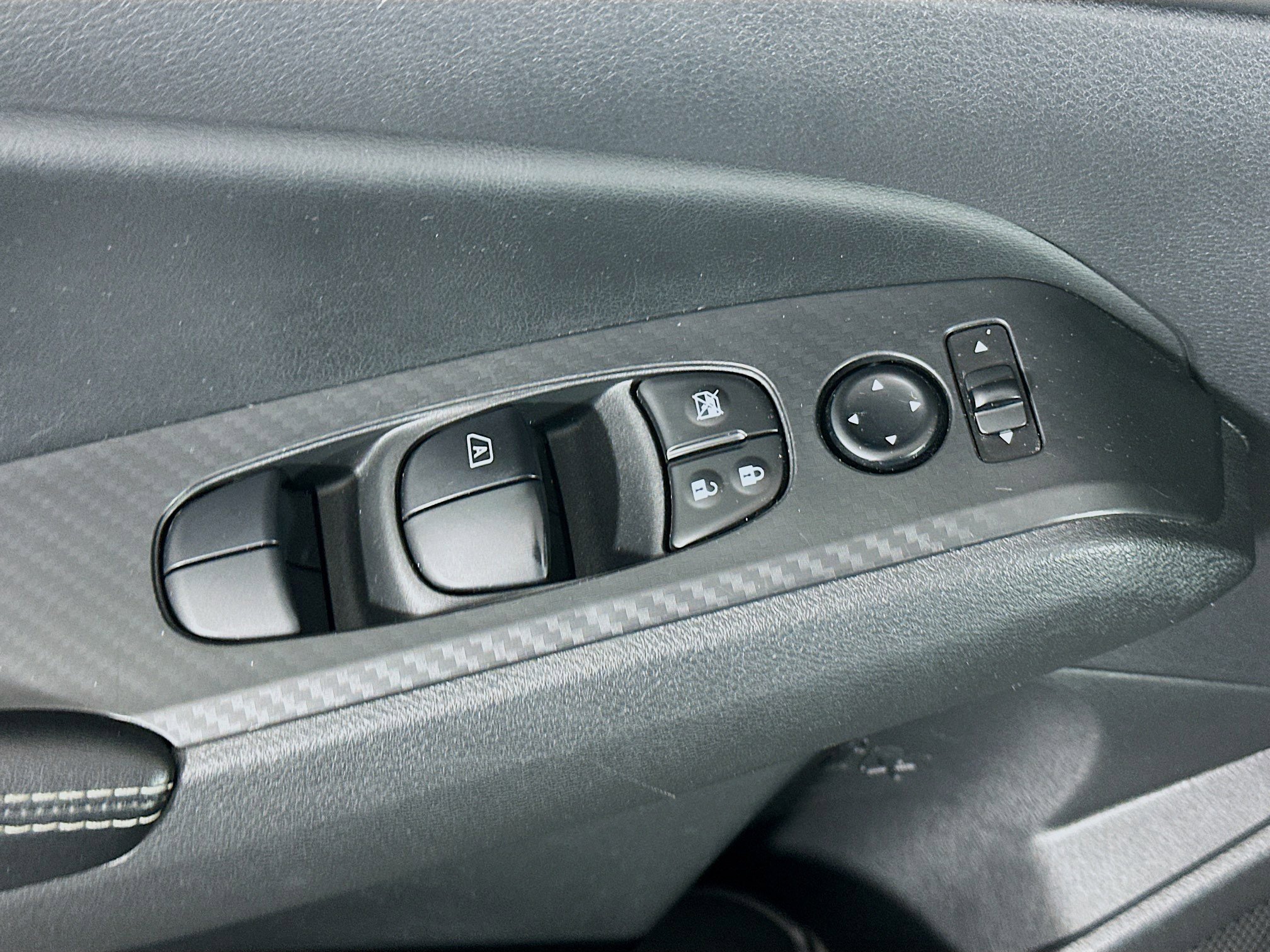 Used 2024 Nissan Altima 2.5 SV FWD image 15