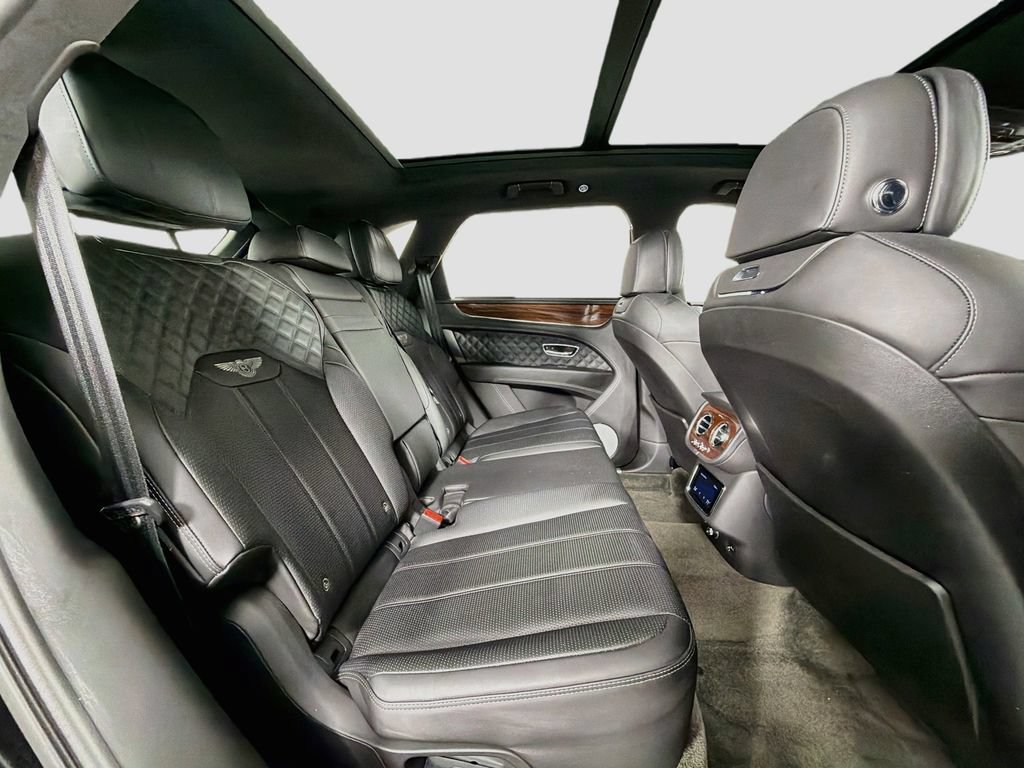 Used 2023 Bentley Bentayga AWD/4WD image 29
