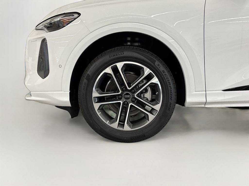 New 2025 Audi Q5 Premium image 23