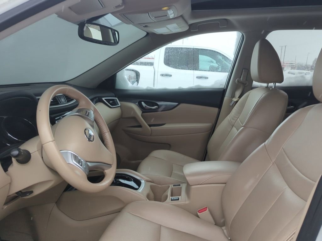Used 2015 Nissan Rogue SL w/ SL Premium Package image 6