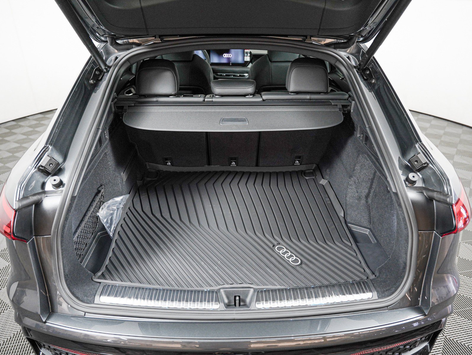 New 2026 Audi SQ5 Premium Plus AWD/4WD image 8