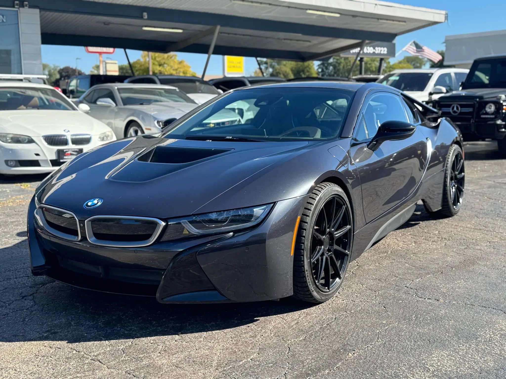 Used 2017 BMW i8 image 4