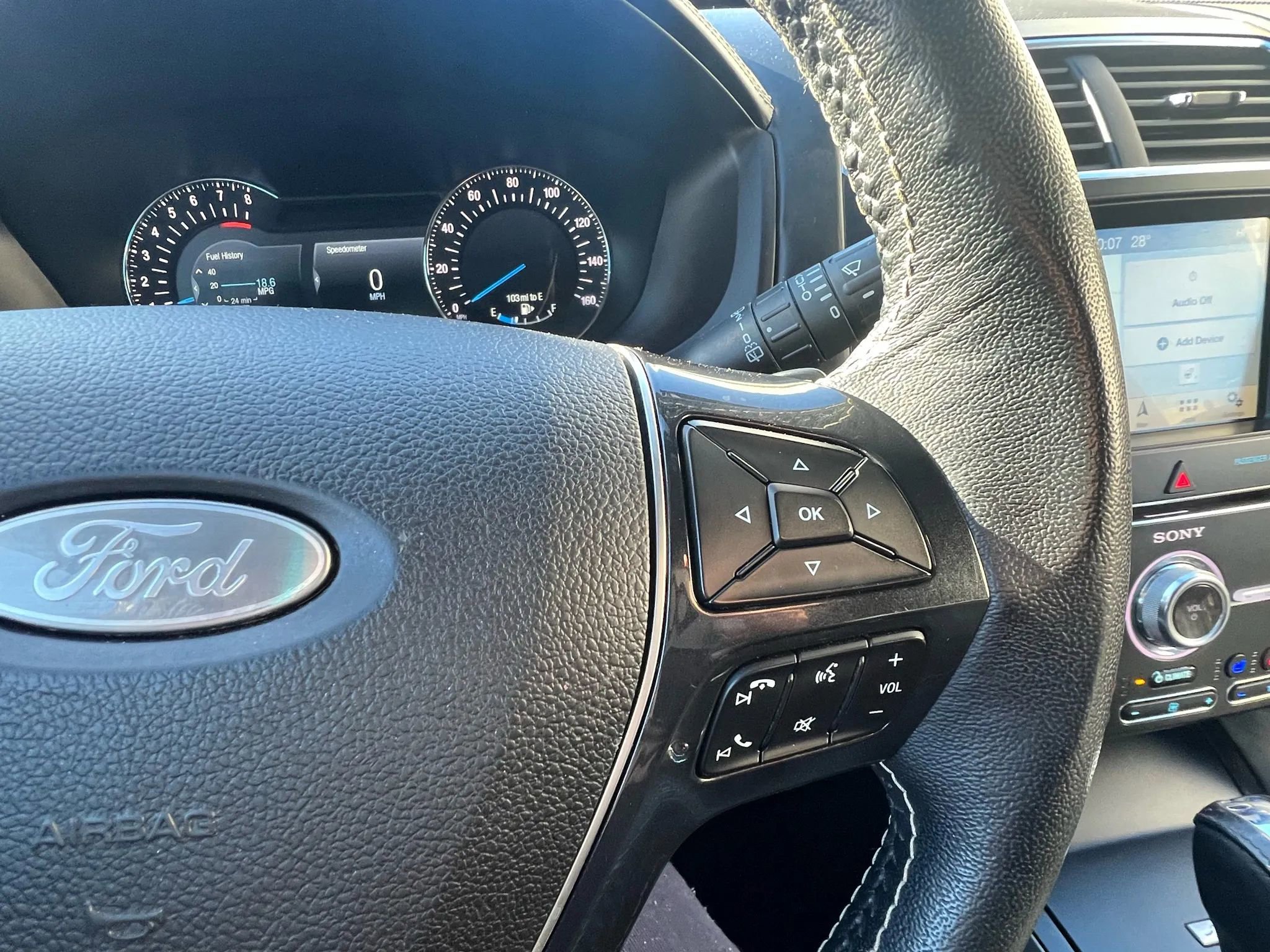 Used 2018 Ford Explorer Platinum image 16