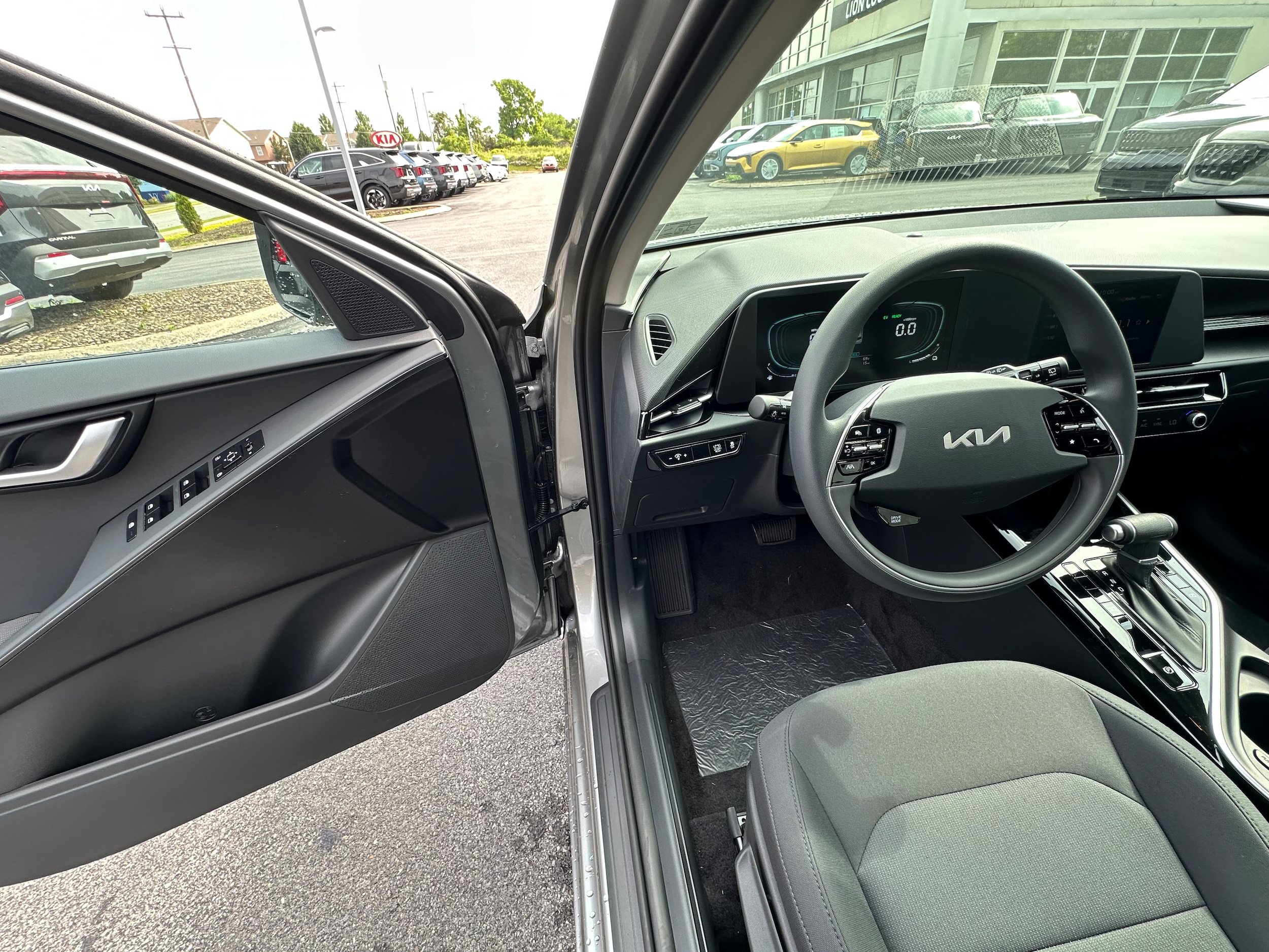 New 2026 Kia Niro LX FWD image 24