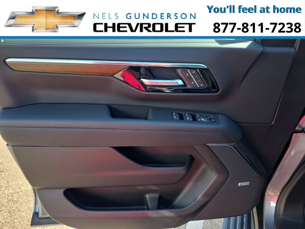New 2026 Chevrolet Suburban High Country image 21