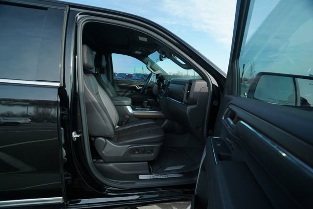 Used 2024 Chevrolet Silverado 1500 High Country image 21