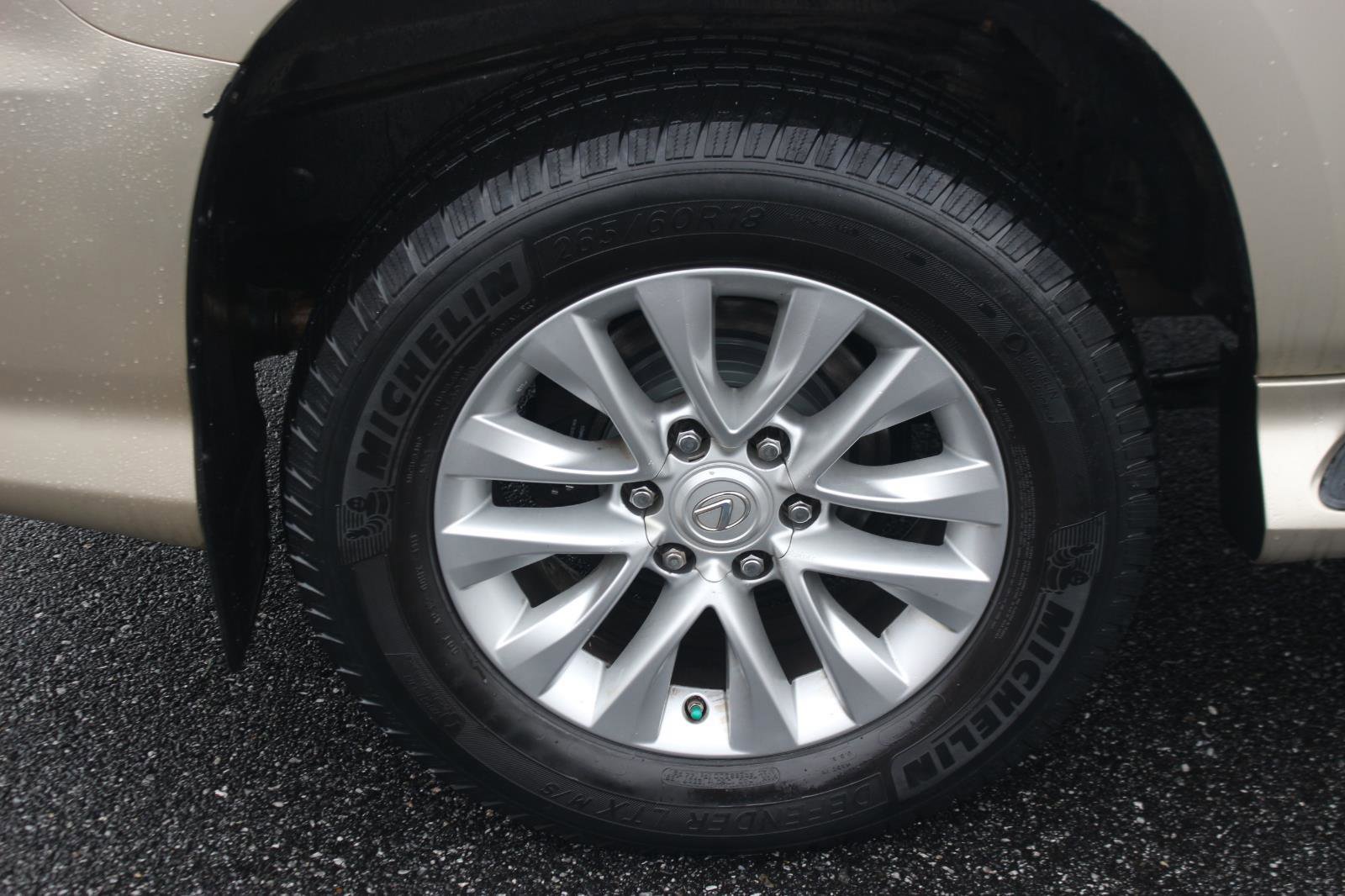 Used 2016 Lexus GX 460 image 46