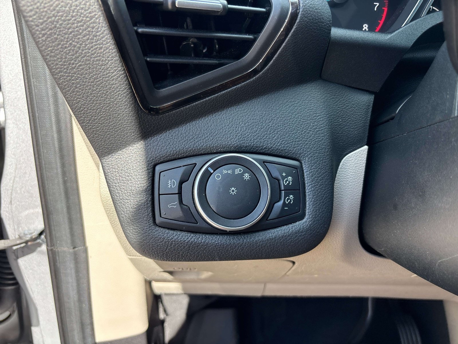 Used 2018 Ford Escape SEL AWD/4WD image 21