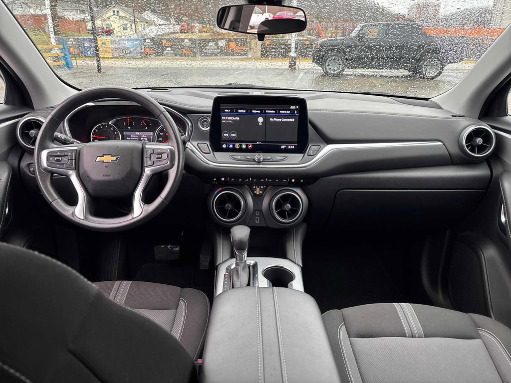 Used 2025 Chevrolet Blazer LT image 22