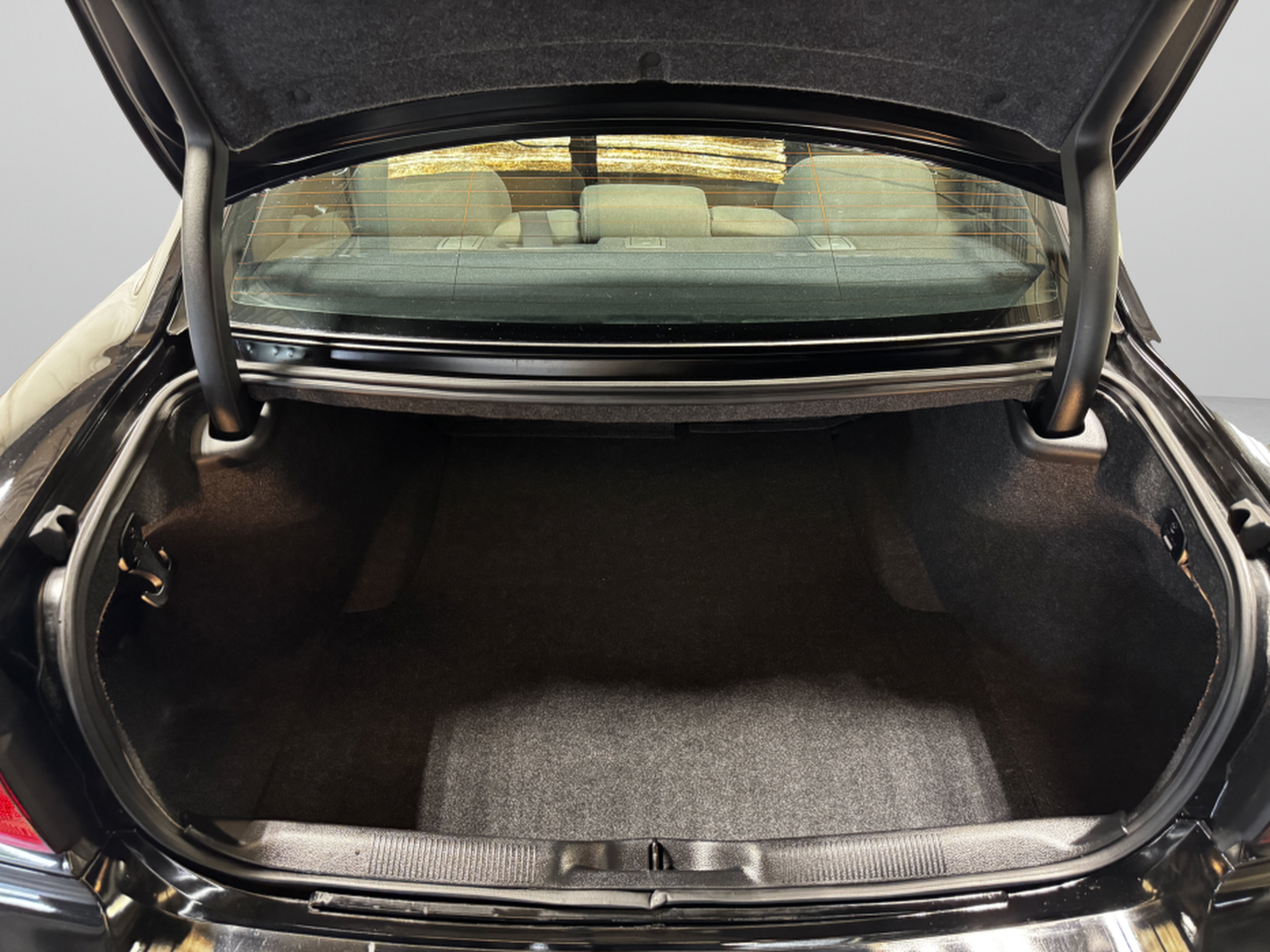 Used 2014 Dodge Charger SE RWD image 34