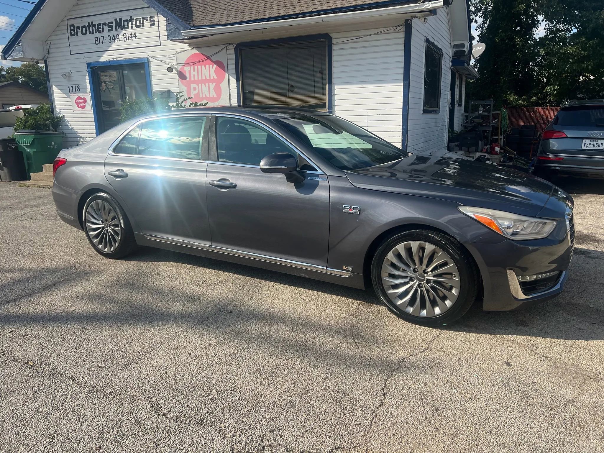 Used 2017 Genesis G90 5.0 Ultimate image 4