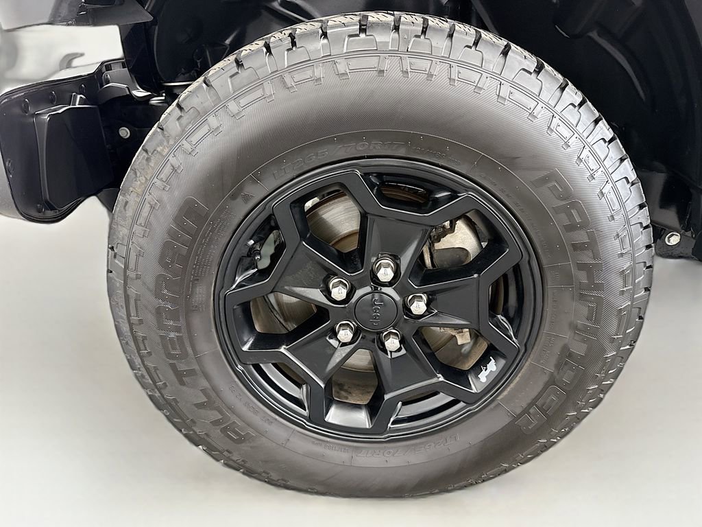 Used 2021 Jeep Gladiator Sport image 28