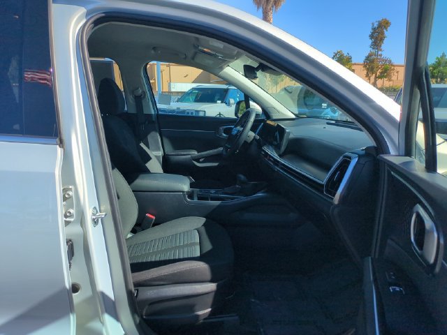 Certified 2026 Kia Sorento LX FWD image 30