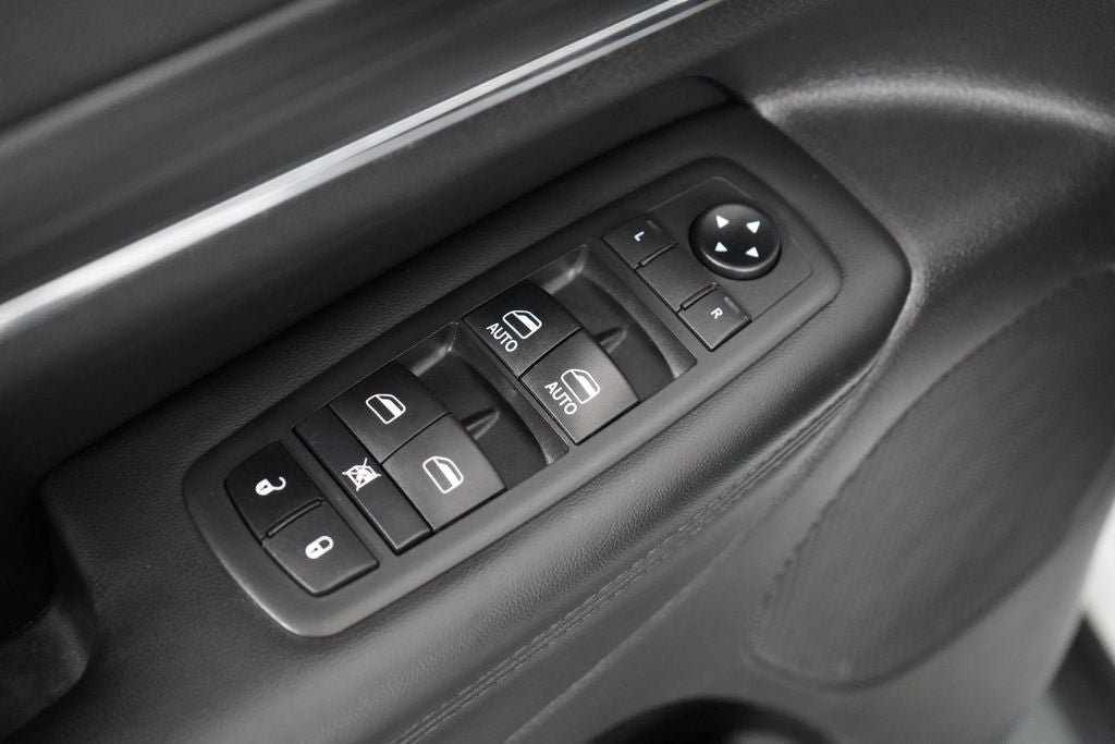 Used 2021 Jeep Grand Cherokee Limited w/ Premium Lighting Group AWD/4WD image 18