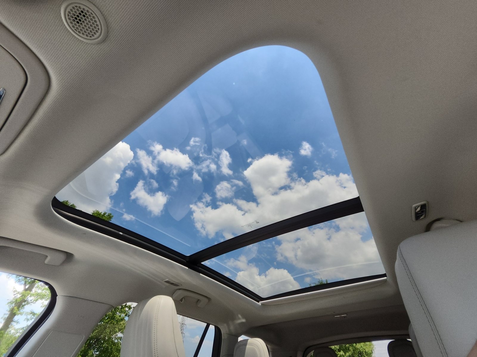 Used 2025 Lincoln Aviator AWD w/ Jet Appearance Package image 19