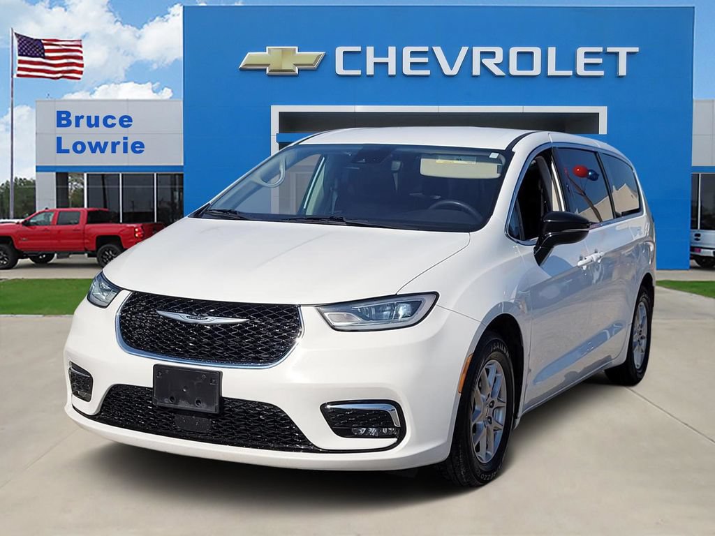 Used 2024 Chrysler Pacifica Touring-L